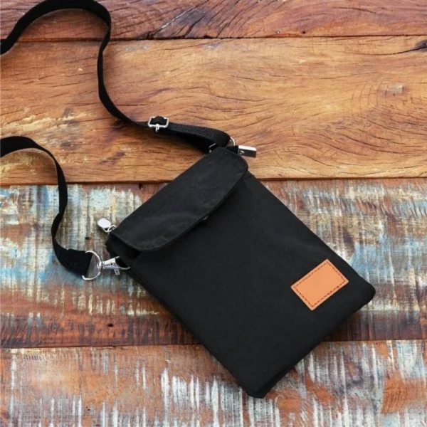 Mini Bolsa Transversal de Nylon – Brinde Corporativo